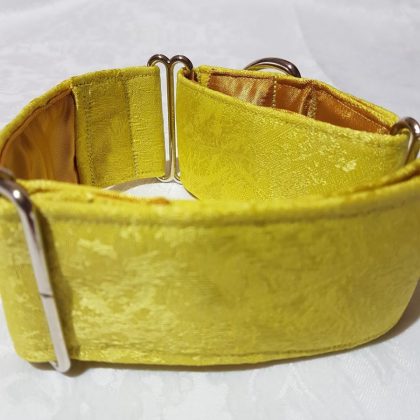 collar amarillo para perros hecho a mano